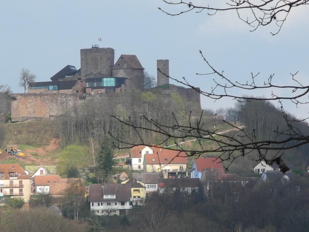 Вилла Au Pied Du Chateau Lichtenberg Номер фото